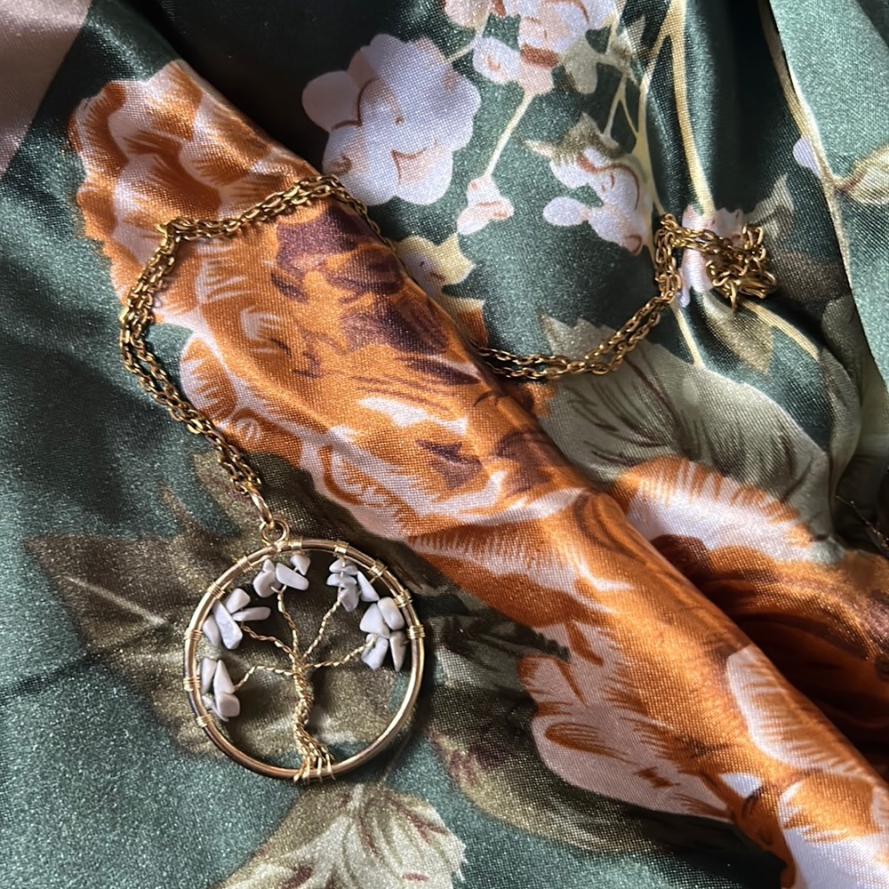 Elegant Gold and White Tree of Life Necklace